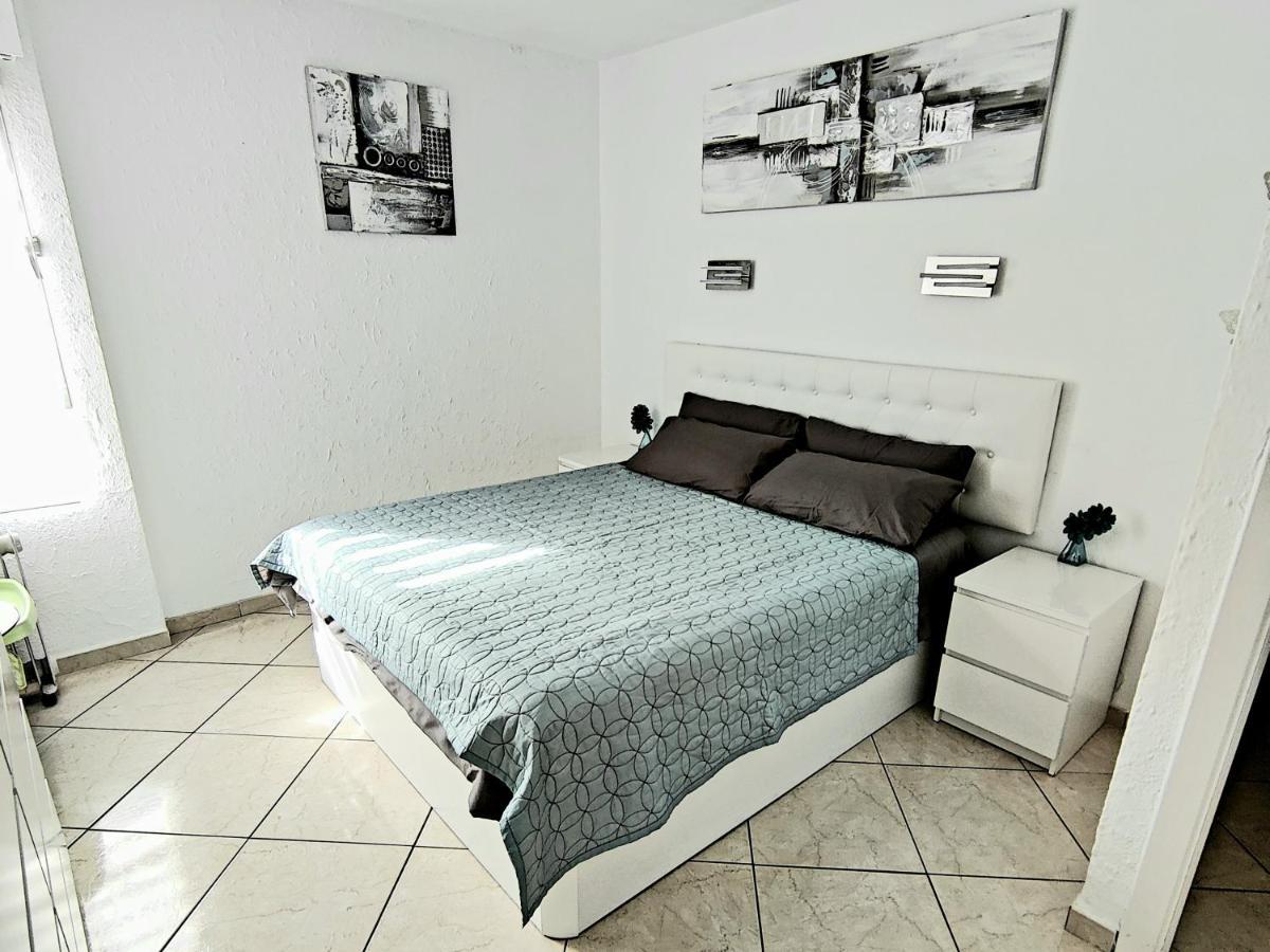 בנאלמדנה Minerva 1-Bedroom Close To The Beach Park Etc מראה חיצוני תמונה